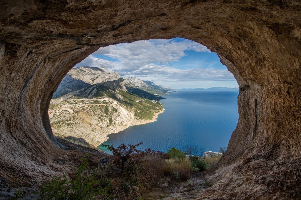 Blick durch ein Felsloch Dalmatien Meer