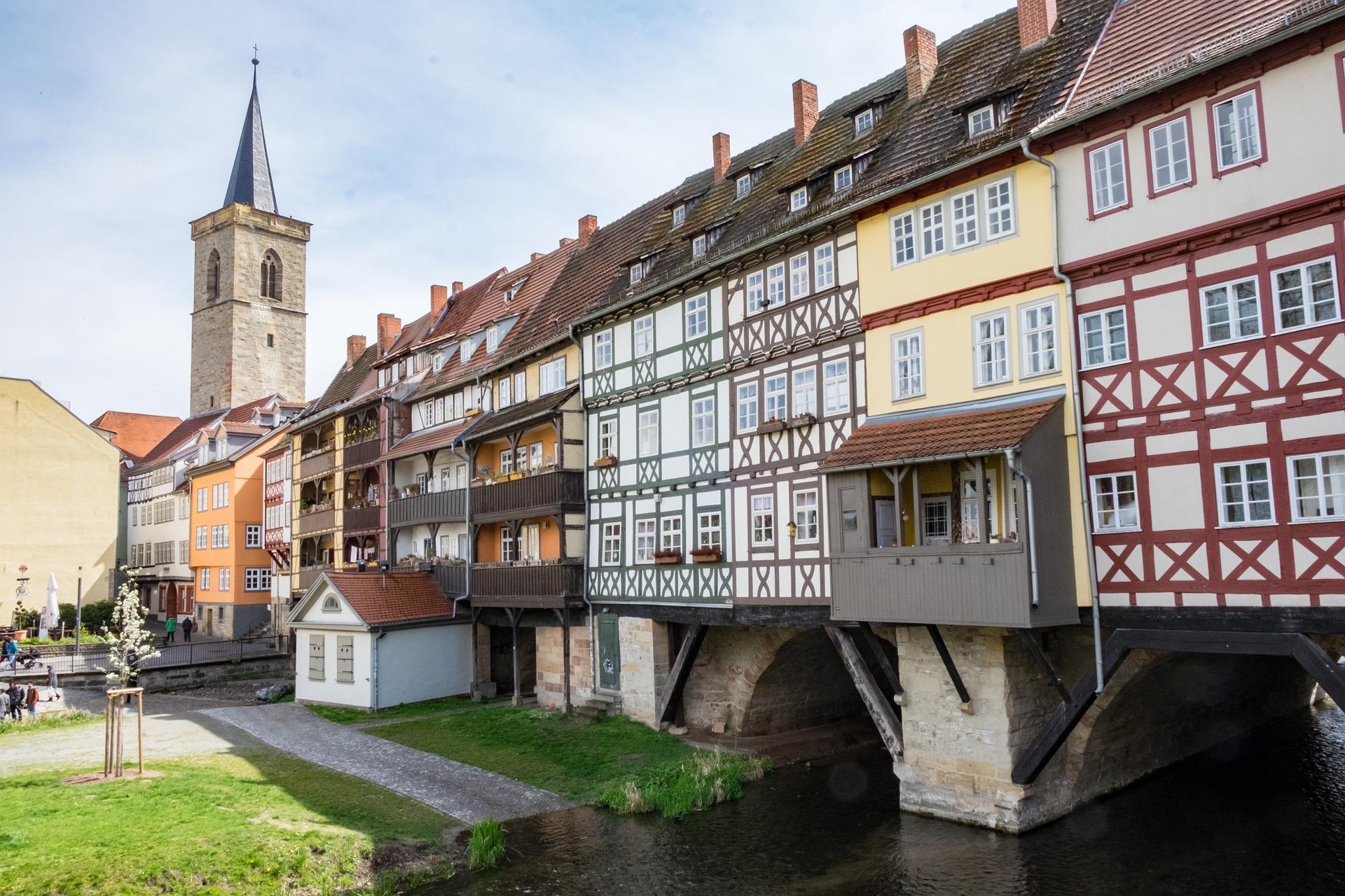 Busreise Thüringen Krämerbrücke mit Gebäuden bebaute Brücke in Erfurt