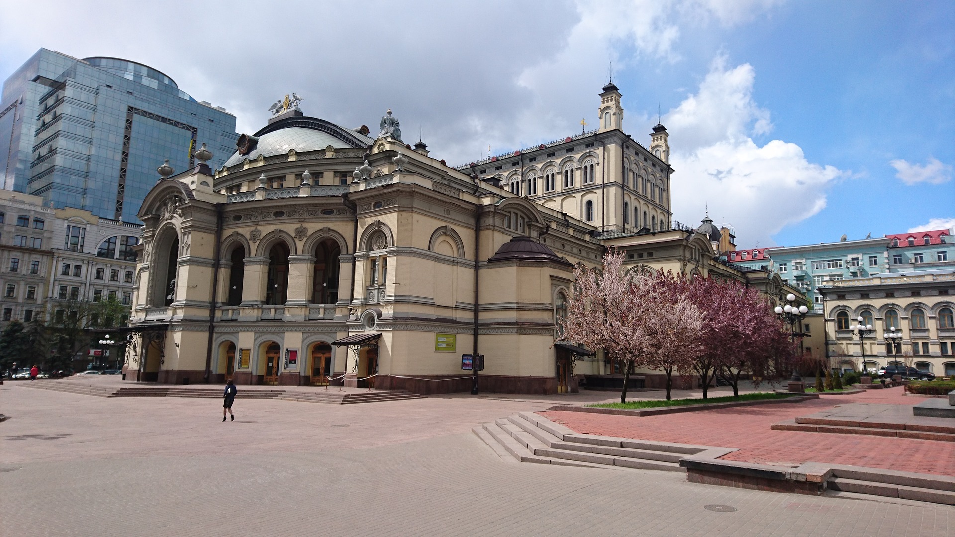 Reise Kiew Theater historisches Gebäude heller Stein