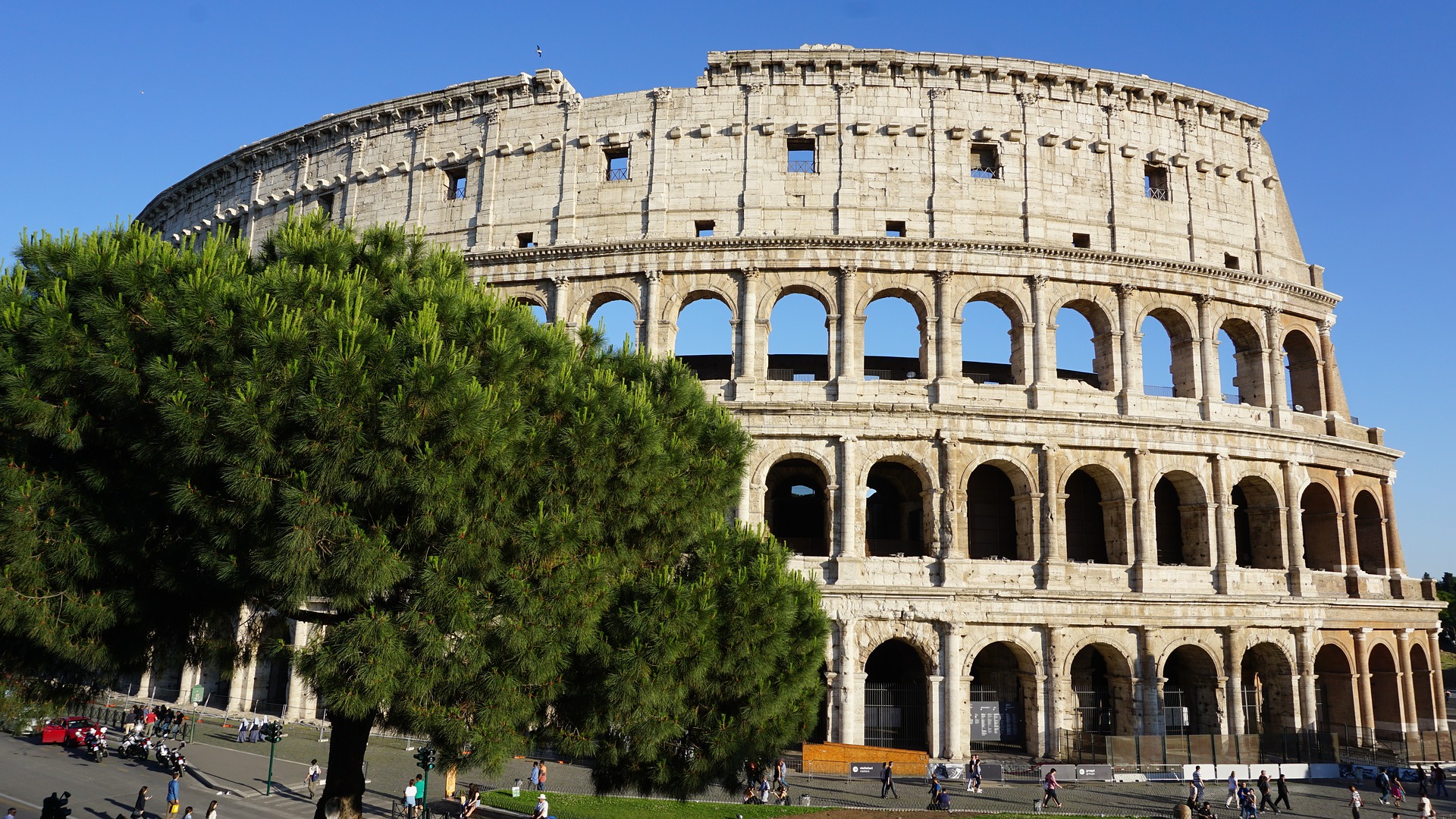 Italien Colosseum Altes Gebäude aus hellem Stein