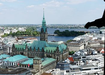 Hamburger Rathaus aus der Vogelperspektive